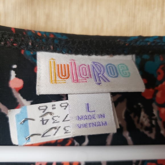 Lularoe Daphne Overlay - Picture 3 of 4